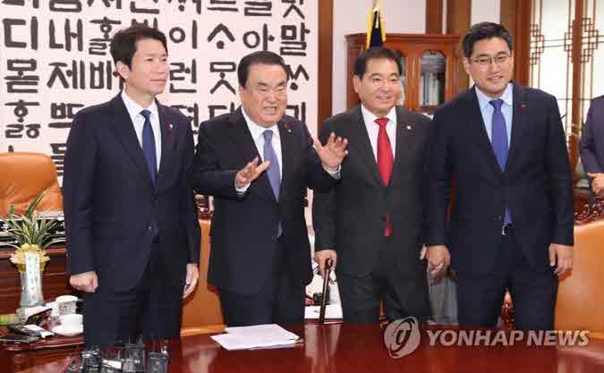 심재철 한국당 새 원내대표, 첫 발부터 “필리버스터 철회' 통 큰 행보