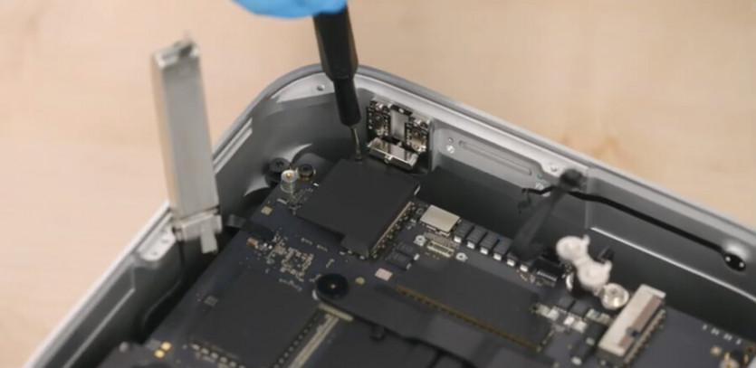 애플의 수리가 유난히 어려운 이유